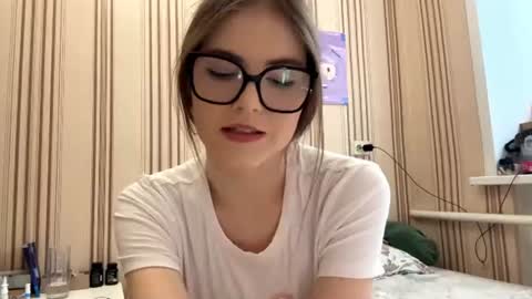 Mia online show from 10, 6, 2026