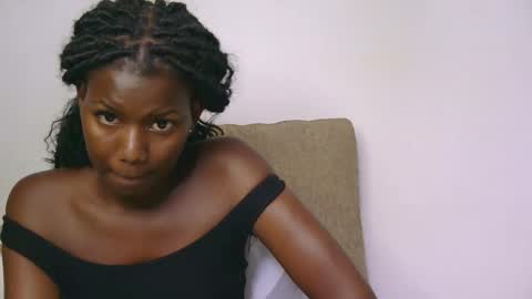 latiffaah_xx online show from 1, 4, 2026