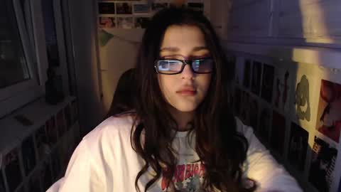 miiiiiiaaaa online show from 19, 1, 2025