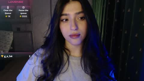 miiiiiiaaaa online show from 4, 5, 2026