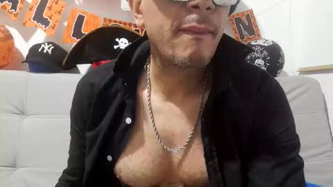 Snapshot of latinmartin254 chatting on 1, 11, 2025 latinmartin254 online show from 1, 11, 2025