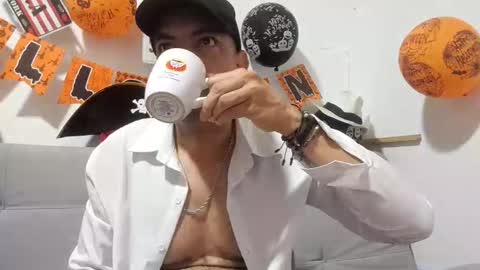 Snapshot of latinmartin254 chatting on 1, 11, 2025 latinmartin254 online show from 1, 11, 2025