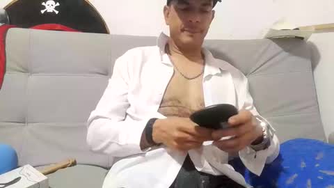 Snapshot of latinmartin254 chatting on 2, 11, 2025 latinmartin254 online show from 2, 11, 2025