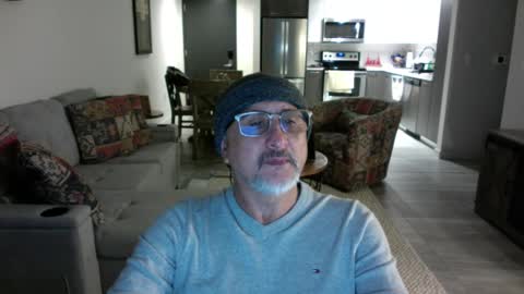 QS - INDEPENDENT MODEL online show from 12, 2, 2025