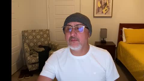 QS - INDEPENDENT MODEL online show from 3, 12, 2025