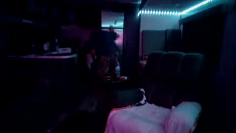 latniter online show from 10, 1, 2025