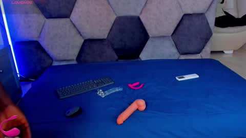 LEANDRO online show from 9, 3, 2026