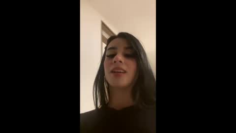 Laura Valmont online show from 25, 3, 2026