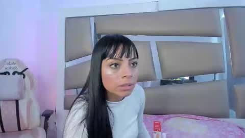 laura__js_ online show from 18, 2, 2025