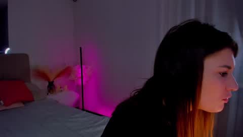 Laura online show from 1, 2, 2025