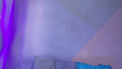 laura_and_kevin online show from 28, 9, 2025