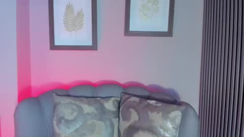 Laura online show from 5, 2, 2025