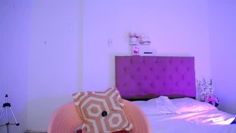 LAURA online show from 17, 1, 2025