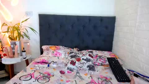 LAURA online show from 24, 3, 2026