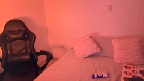 Snapshot of laura_d23 chatting on 6, 2, 2026 laura online show from 6, 2, 2026