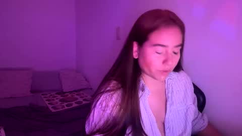 Snapshot of laura_d23 chatting on 2, 3, 2026 laura online show from 2, 3, 2026