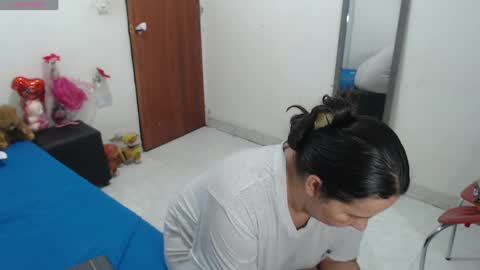 laura_foxx2379 online show from 1, 10, 2025