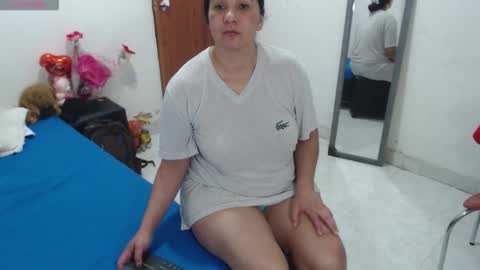 laura_foxx2379 online show from 3, 10, 2025