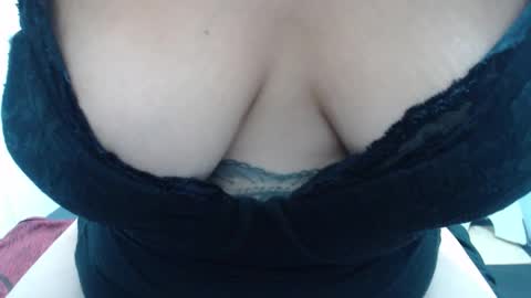  Laura  online show from 14, 11, 2025