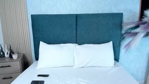 LauraIvy online show from 3, 12, 2025