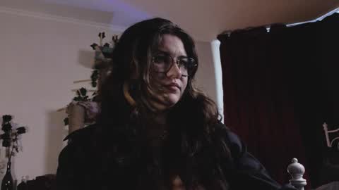 Miss Laura online show from 25, 2, 2026