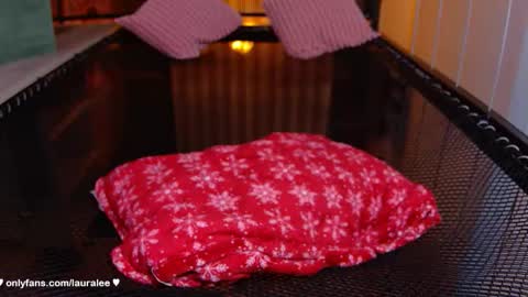 Laura Lee. online show from 7, 2, 2026