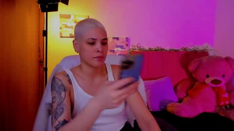 Laura Rose online show from 7, 4, 2026