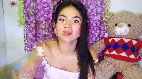 laura_rey_26 online show from 15, 4, 2026