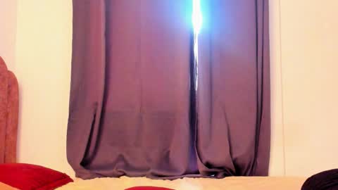 Snapshot of laura_soe chatting on 1, 11, 2025 LAURA SOE online show from 1, 11, 2025