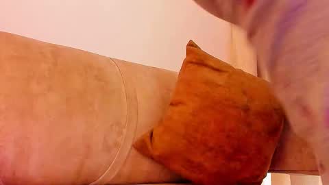 Snapshot of laura_soe chatting on 13, 1, 2026 LAURA SOE online show from 13, 1, 2026