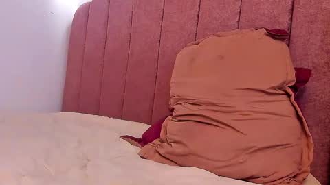 Snapshot of laura_soe chatting on 28, 2, 2026 LAURA SOE online show from 28, 2, 2026