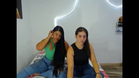 LAURA AND SCARLETT online show from 17, 9, 2025