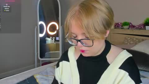 Snapshot of lauraaa_smith chatting on 2, 3, 2026 Laura online show from 2, 3, 2026