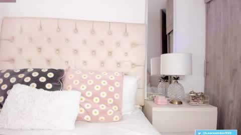 LAURA  online show from 17, 7, 2026