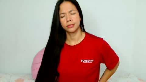 Snapshot of lauracb_ chatting on 12, 6, 2026 lauracb online show from 12, 6, 2026