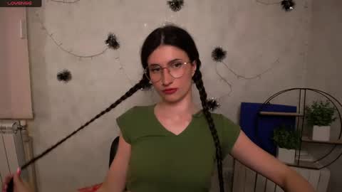 Laura online show from 23, 4, 2026