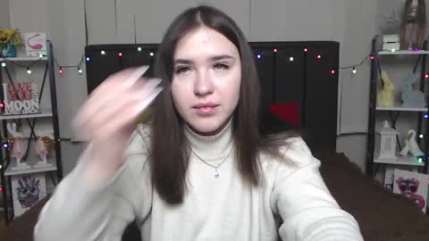 LauraHlot online show from 1, 2, 2025