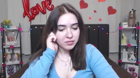 LauraHlot online show from 12, 2, 2025