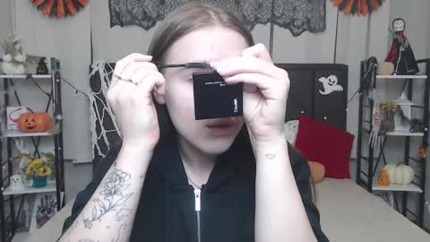 LauraHlot online show from 23, 10, 2025