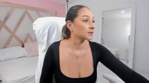 laura  online show from 11, 11, 2025