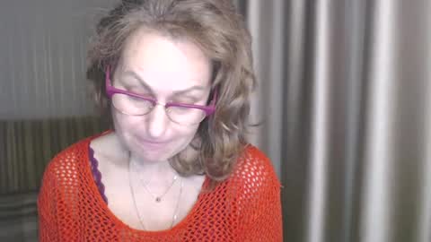 Lauraoven1 online show from 9, 1, 2025