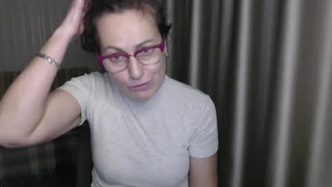 Lauraoven1 online show from 13, 1, 2025