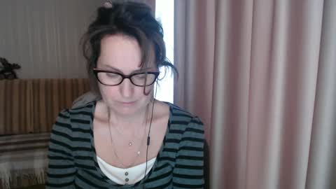 Lauraoven1 online show from 20, 2, 2025