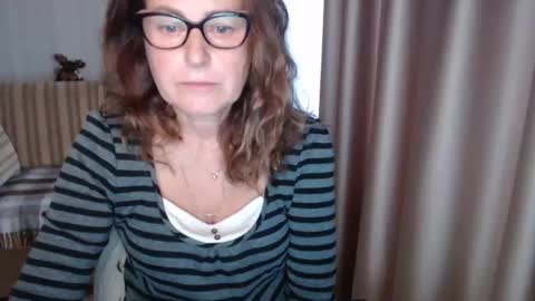 Lauraoven1 online show from 25, 10, 2025