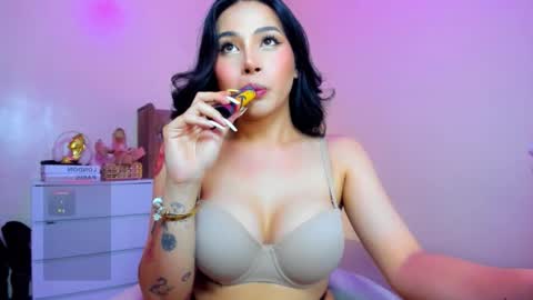 Your sweet Laura online show from 2, 3, 2026