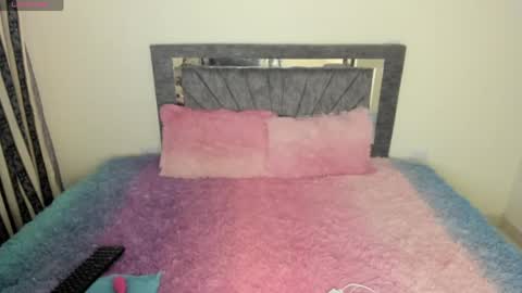 laurasofia01 online show from 15, 4, 2026