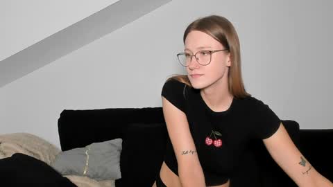 Laura Lara Sommer online show from 19, 5, 2026