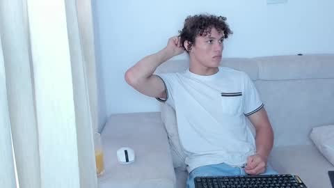 Laureent online show from 6, 2, 2025