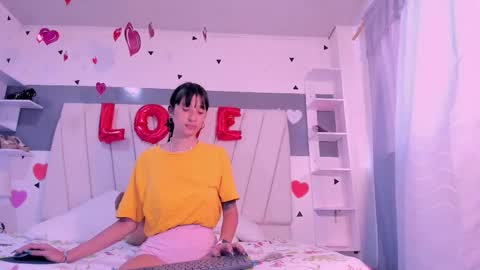 Laurem online show from 27, 2, 2025