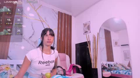 Laurem online show from 28, 2, 2025